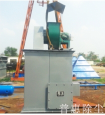 正在吊裝準備裝車的jbc扁布袋除塵器側(cè)面圖片